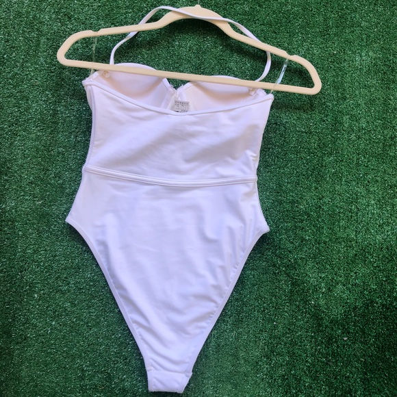 White One Piece Bathing Suit Retro Style Swimsuit - Picture 8 of 9